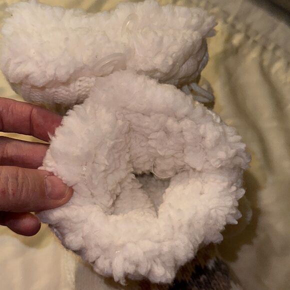 Joy size 4-10 Knit Ivory Pink Gray Sherpa Lined Non-Slip Botties - Picture 3 of 6